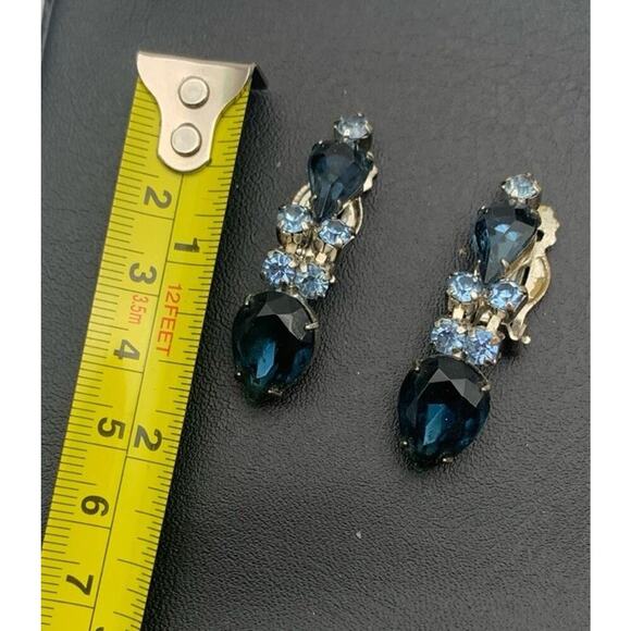 Vintage Glows Green Blue Rhinestone Faux Sapphire Blue Clip On Earrings - Picture 6 of 6